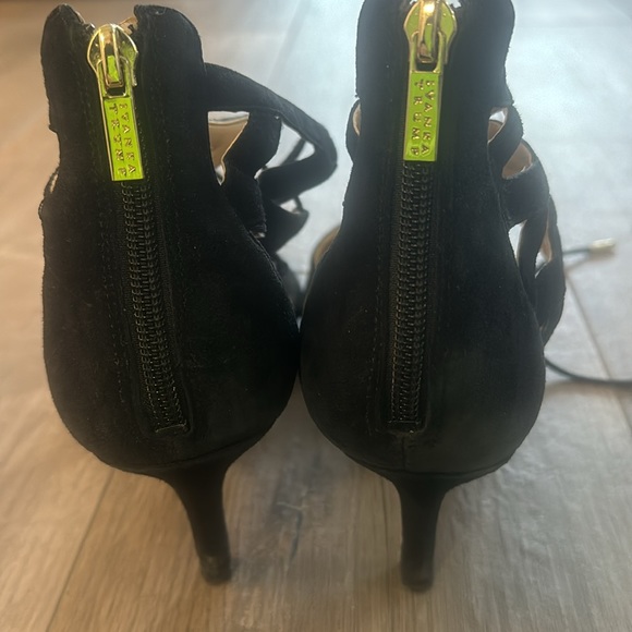 Black suede size 10 Ivanka Trump low heel comfortable shoes - Picture 5 of 9